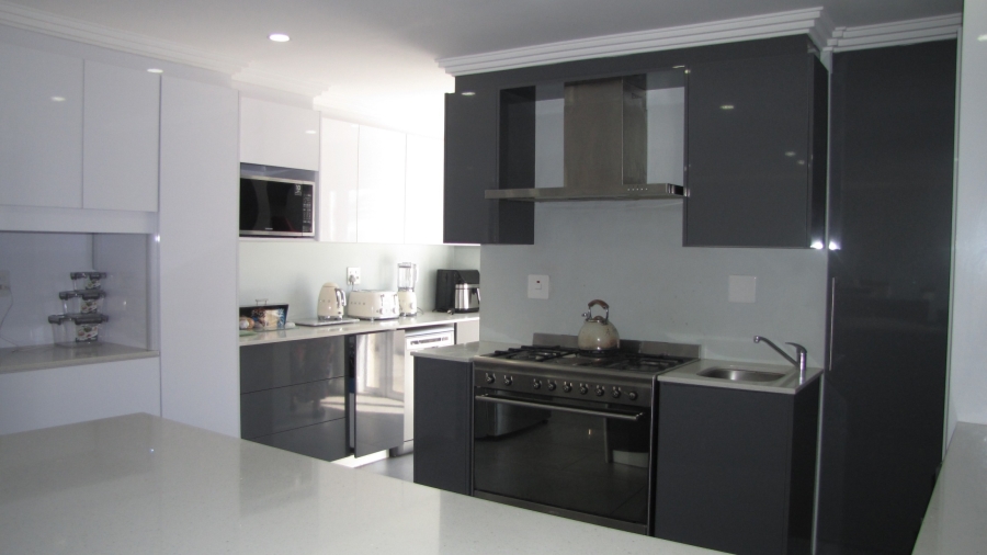 6 Bedroom Property for Sale in Beacon Bay Eastern Cape